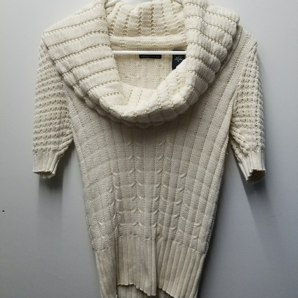 Moda Cowl Neck short sleeve sweater.